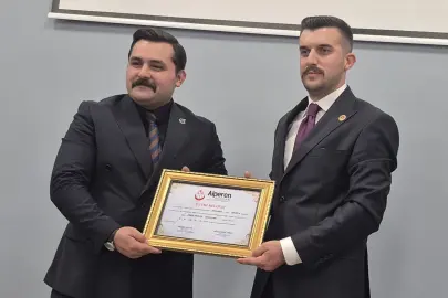 Alperen Ocakları Darıca'da yeni dönem... Adem Akkaş mazbatasını aldı