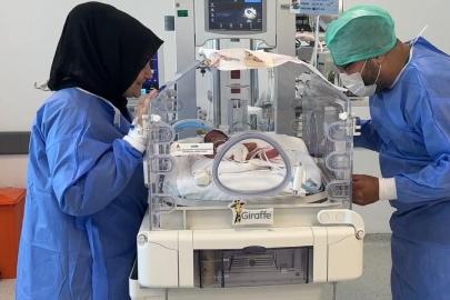 Anne karnındaki müdahale ayrık omurgalı bebeğin sağlıklı doğmasını sağladı