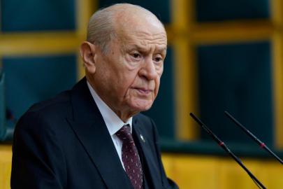 Bahçeli'den şampiyon Filenin Sultanlarına tebrik