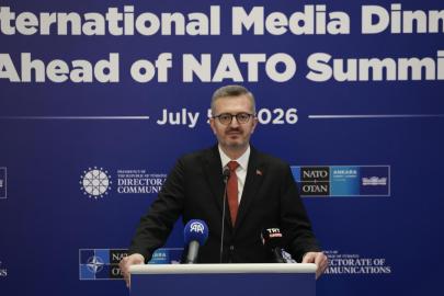 İletişim Başkanı Duran, NATO Zirvesi öncesi basın mensuplarıyla yemekte buluştu