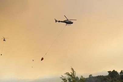 Orman yangınlarına 23 uçak, 54 helikopter ve 1035 araçla müdahale ediliyor